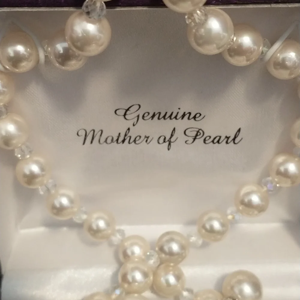 Genuine Mother of Pearl Set - Picture 3 of 3